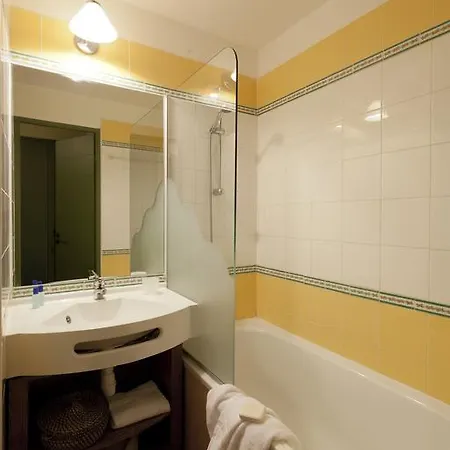 Pierre & Le Douchka Apartment
